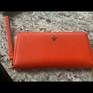 Tory Burch Robinson zip wallet/orange